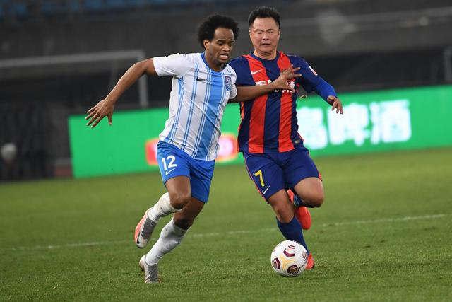 意甲-赖因德斯制胜福法纳助攻 AC米兰1-0维罗纳