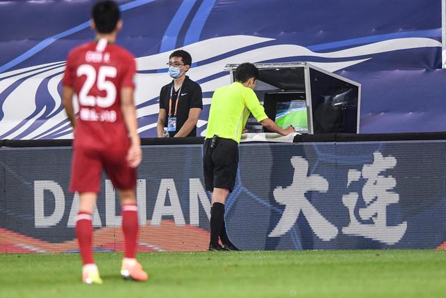 福建爆冷终结新疆12连胜 杨瀚森19+12青岛取胜