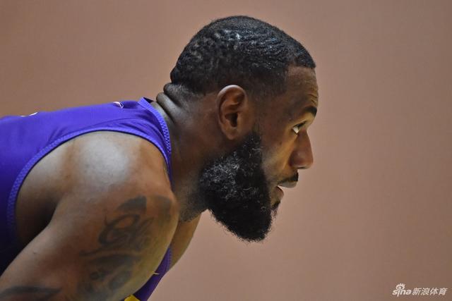 穆雷45分掘金大胜独行侠 篮网胜开拓者止5连败